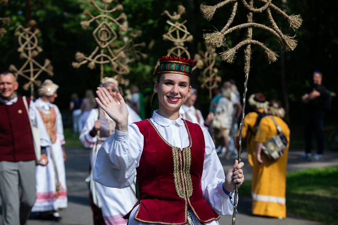 Dešimttūkstantinė Dainų šventės eisena Vilniuje