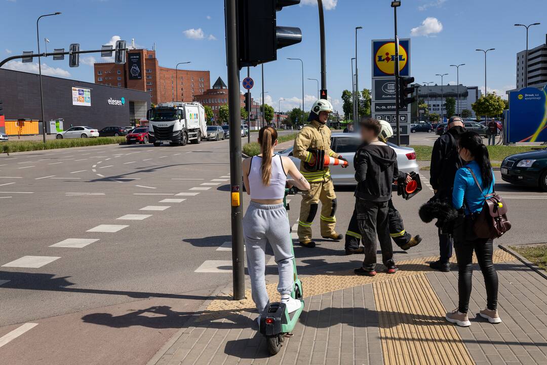 Gelbėjimo operacija: į šulinį įkrito ančiukai