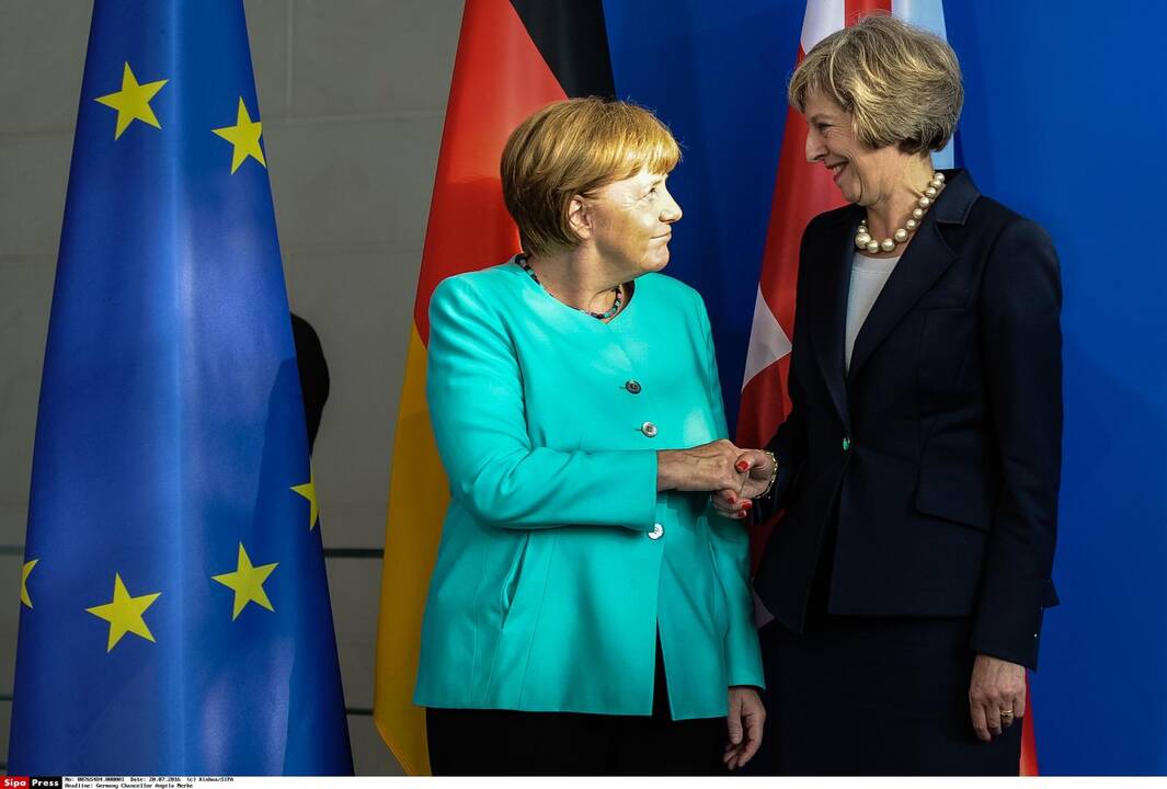 Angela Merkel ir Theresa May