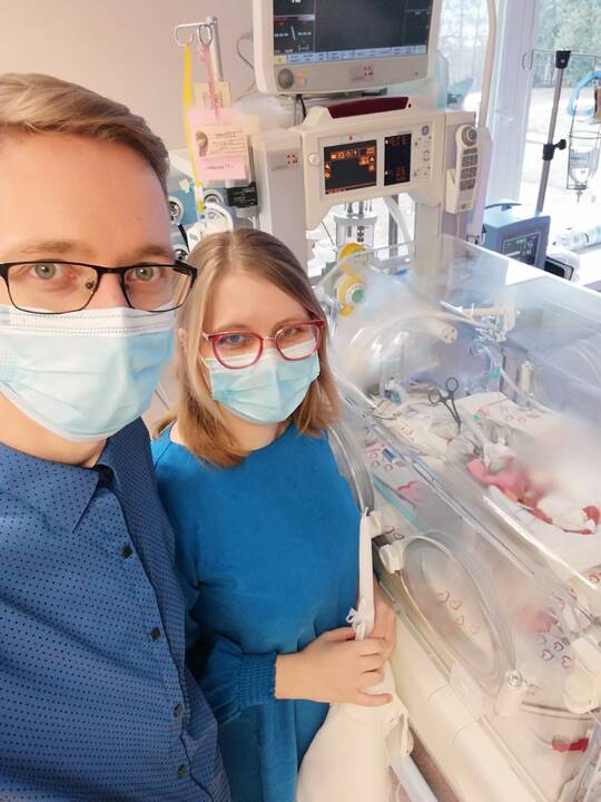 Jausmai: išgelbėtą vos 514 g svėrusios dukros gyvybę tėvai vadina stebuklu.
