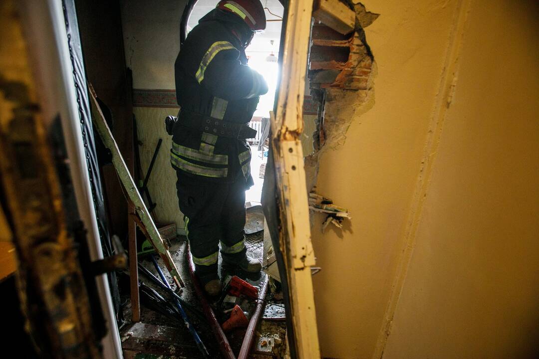 Kelmės rajone jaunas vyras išgėrė, o tada nusprendė padegti namą