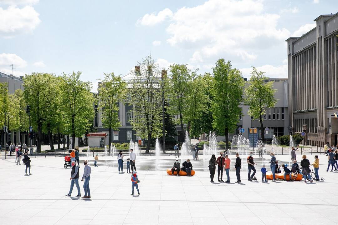 SBA baigė Vienybės aikštės atnaujinimą ir perdavė ją kauniečiams