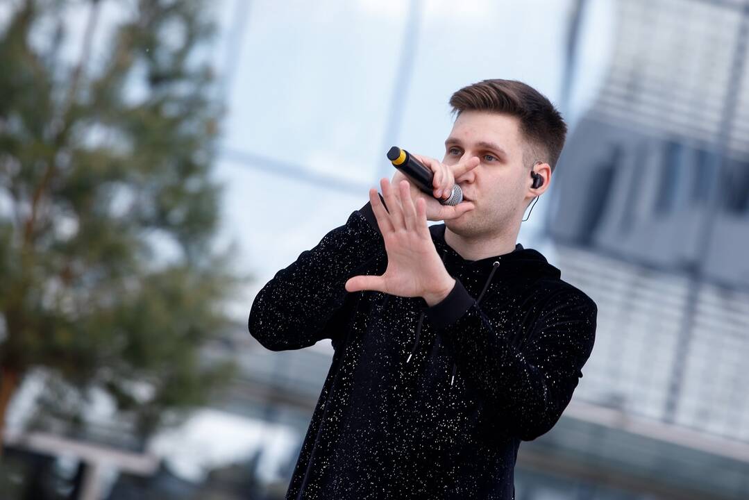 SBA baigė Vienybės aikštės atnaujinimą ir perdavė ją kauniečiams