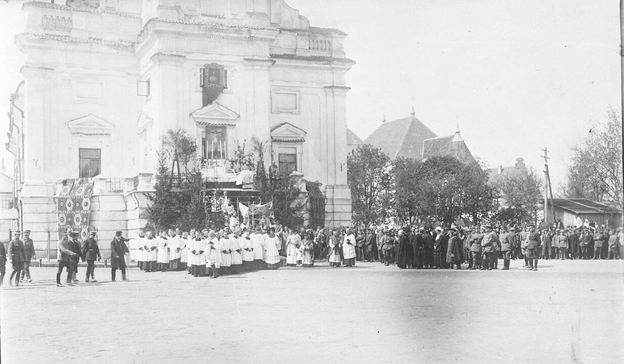 Istorija: 1919 m. renginio, skirto pirmajai savanorių priesaikai, pradžia.