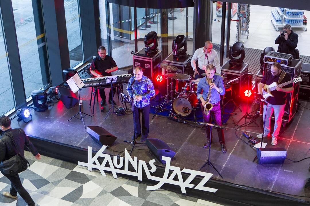 "Kaunas Jazz" koncertas autobusų stotyje