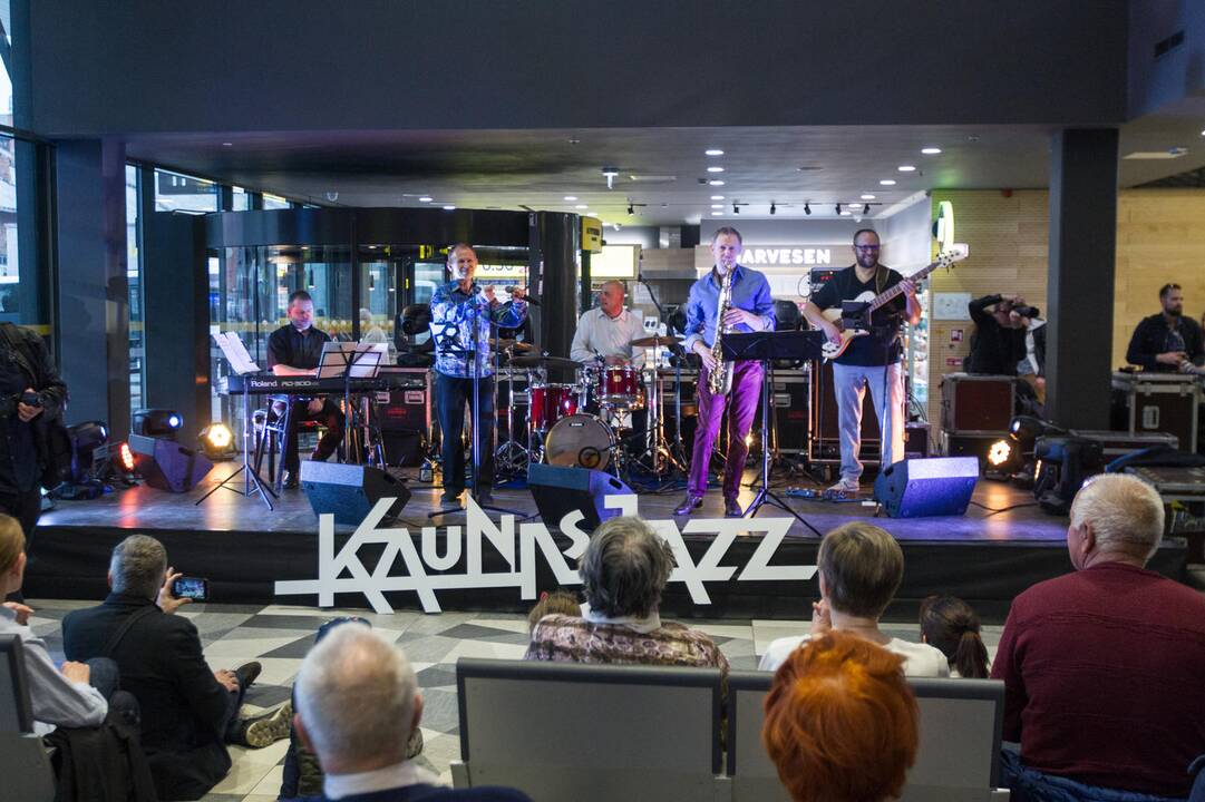 "Kaunas Jazz" koncertas autobusų stotyje