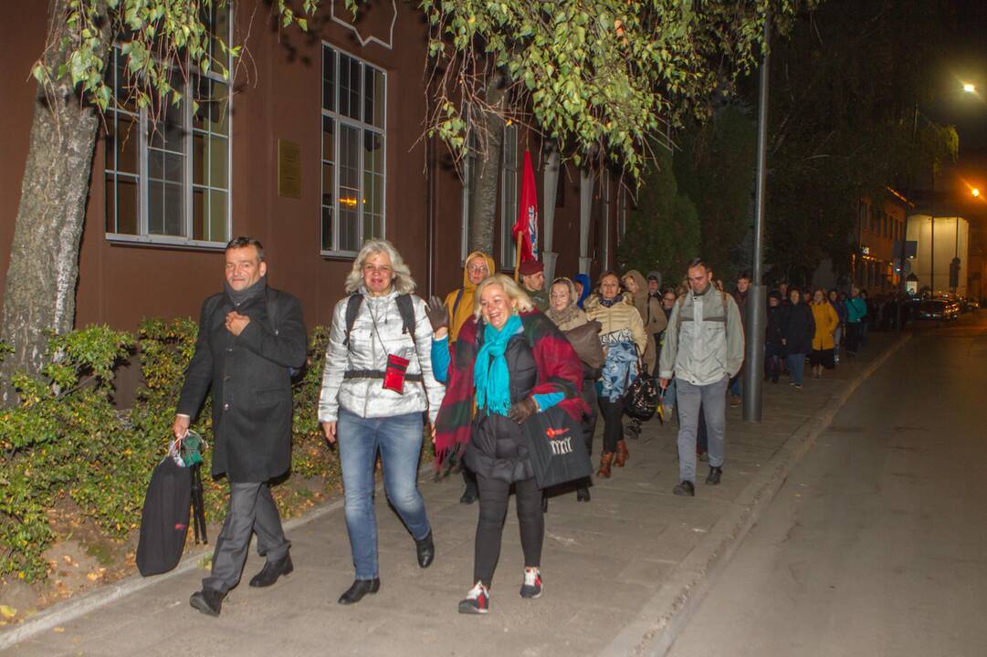 Į susitikimą su popiežiumi Kaune rinkosi maldininkai