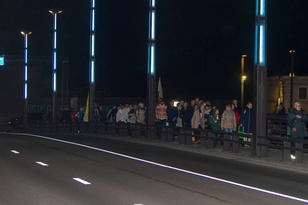 Į susitikimą su popiežiumi Kaune rinkosi maldininkai