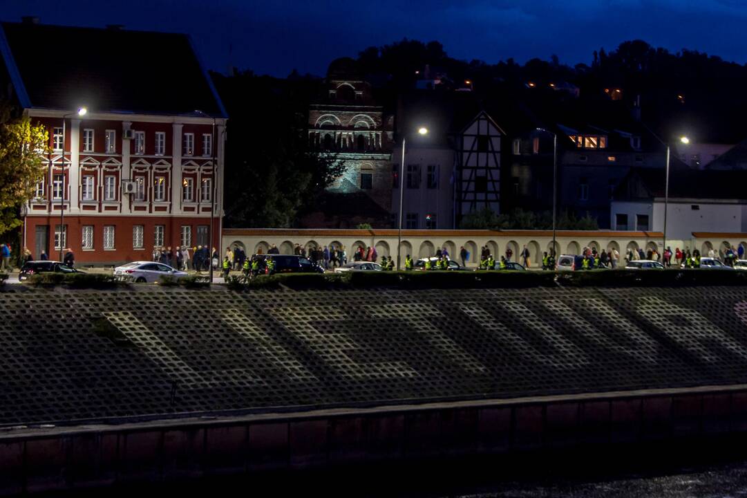 Į susitikimą su popiežiumi Kaune rinkosi maldininkai
