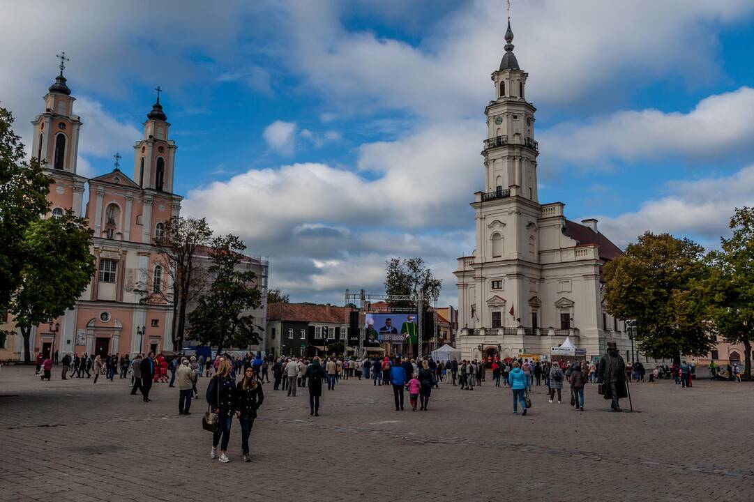 Šventasis Tėvas Kauno rotušės aikštėje