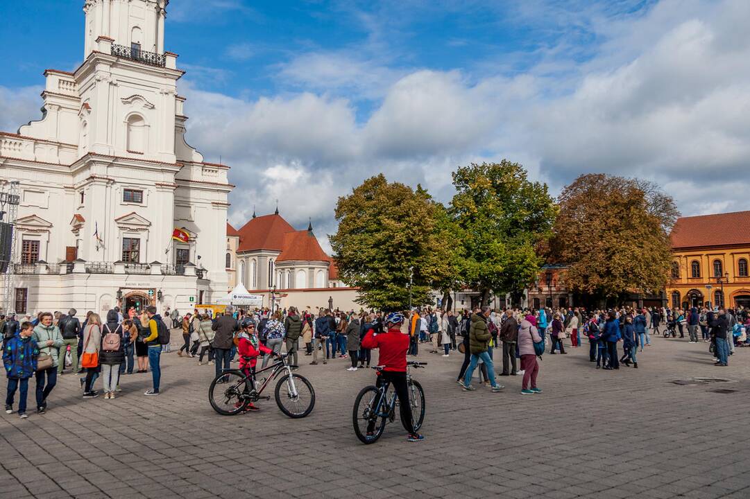 Šventasis Tėvas Kauno rotušės aikštėje