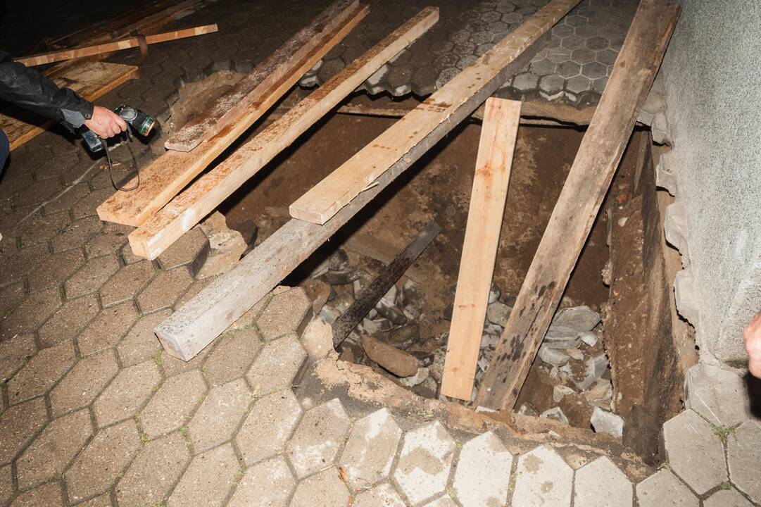 Smegduobė Jonavos gatvės kieme