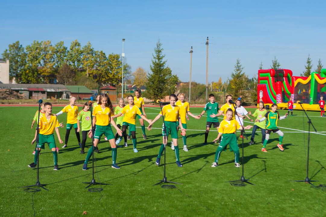 Vilkijoje atidarytas rekonstruotas stadionas