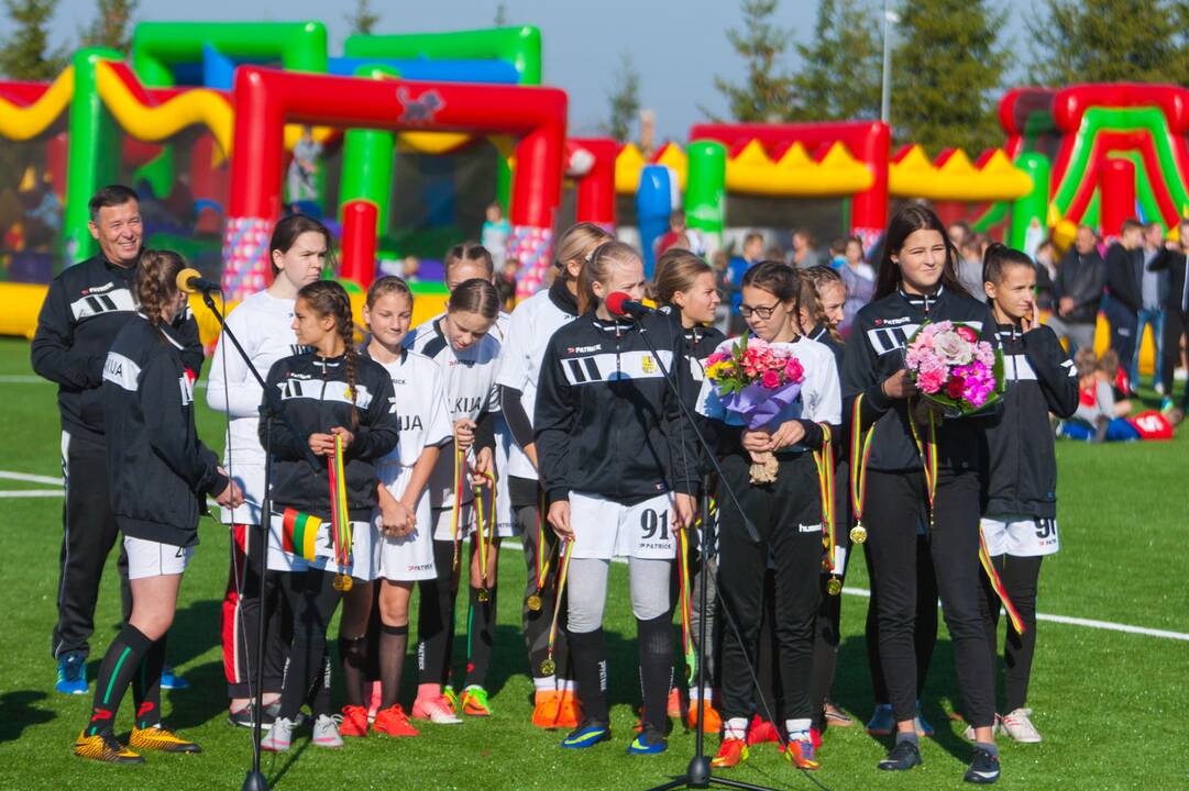 Vilkijoje atidarytas rekonstruotas stadionas