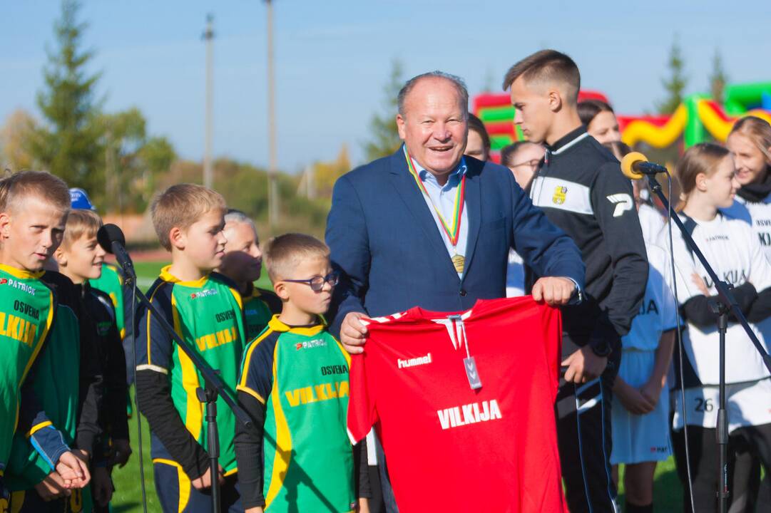 Vilkijoje atidarytas rekonstruotas stadionas