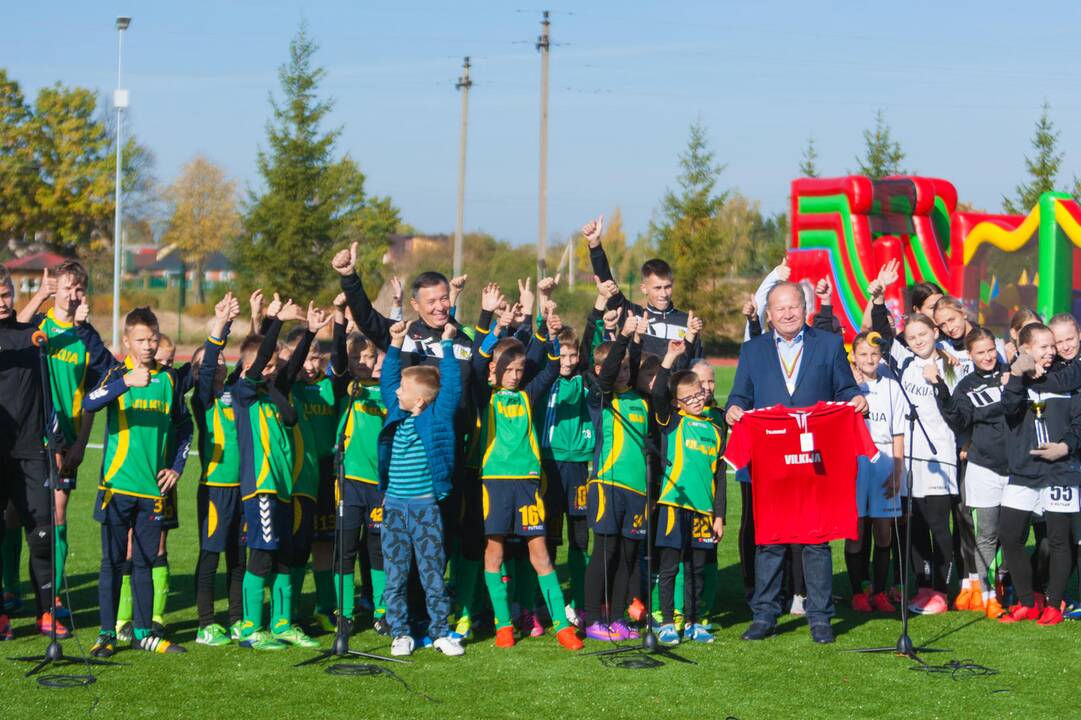 Vilkijoje atidarytas rekonstruotas stadionas