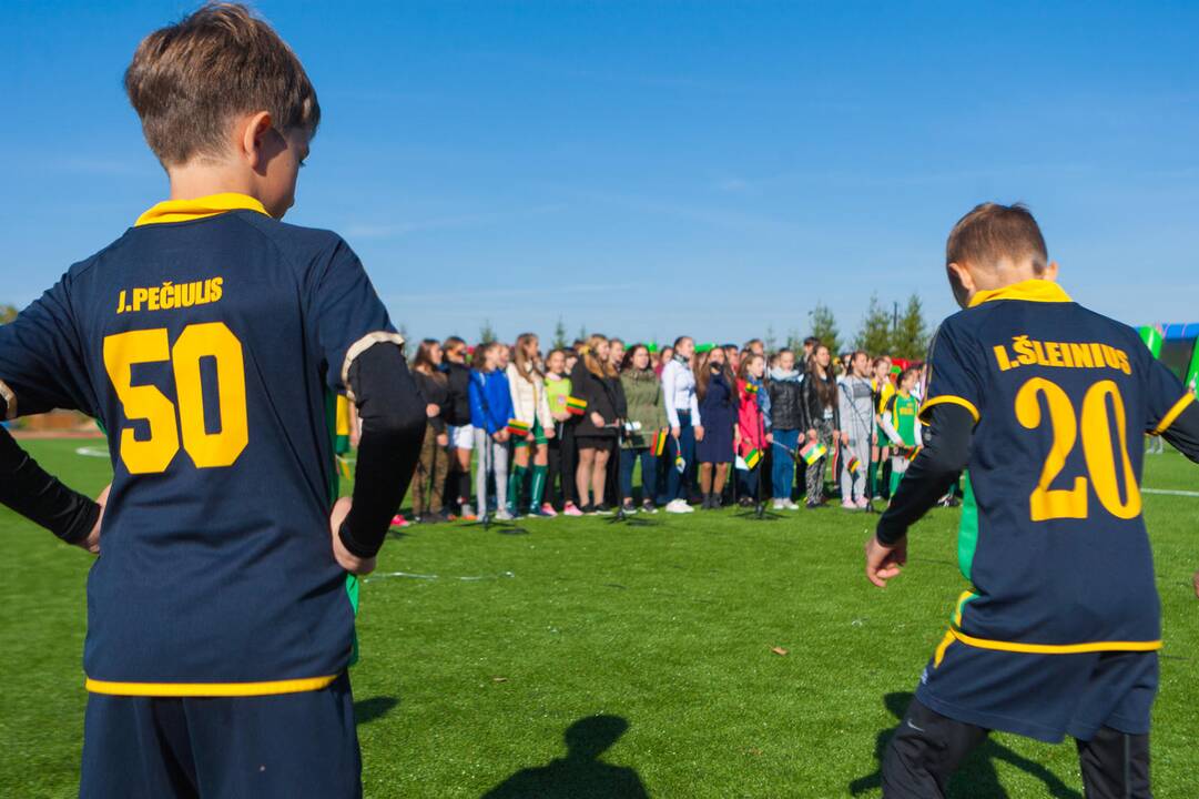 Vilkijoje atidarytas rekonstruotas stadionas