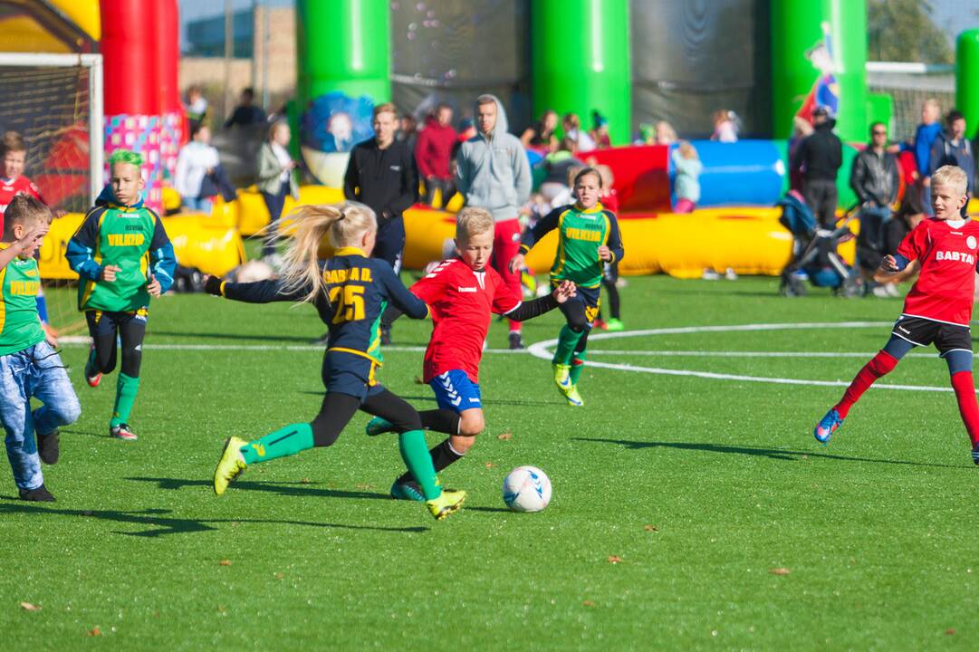 Vilkijoje atidarytas rekonstruotas stadionas