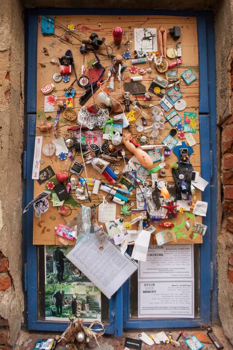 Piešiniai "Kiemo galerijoje"