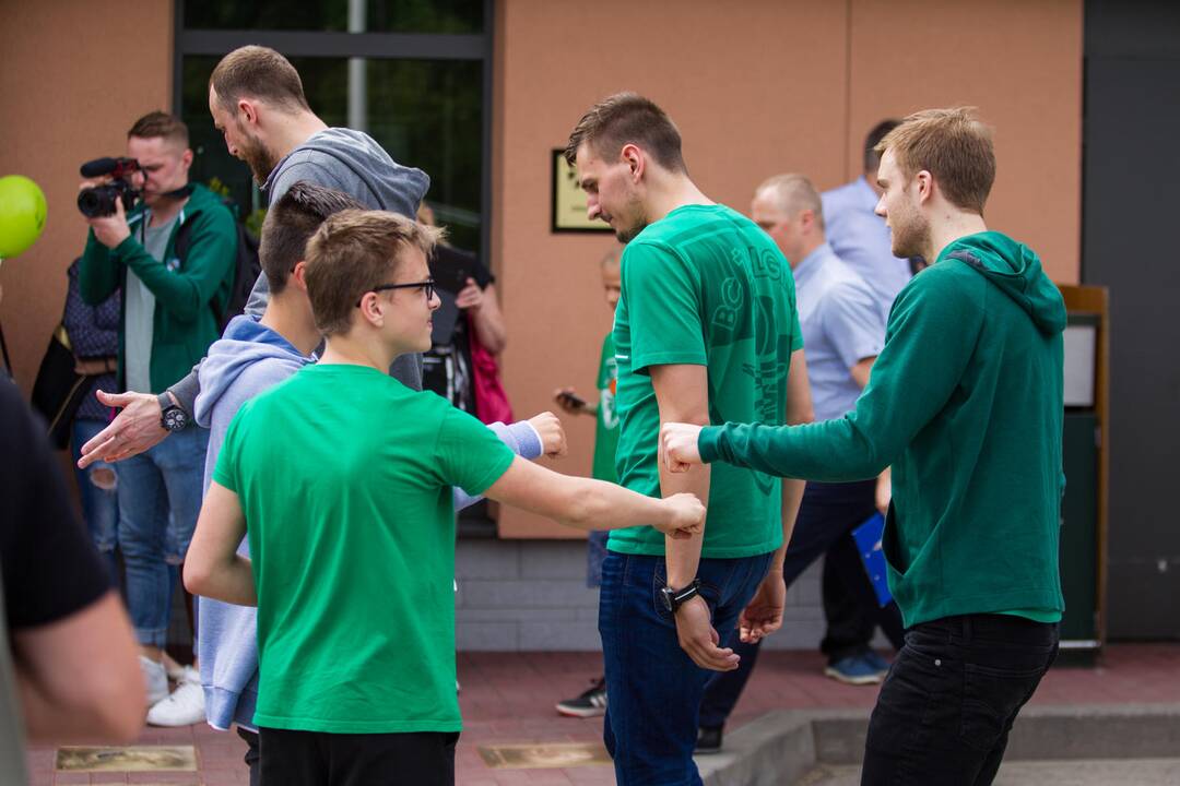 Žvaigždžių alėjoje – B. Davieso delno įspaudas