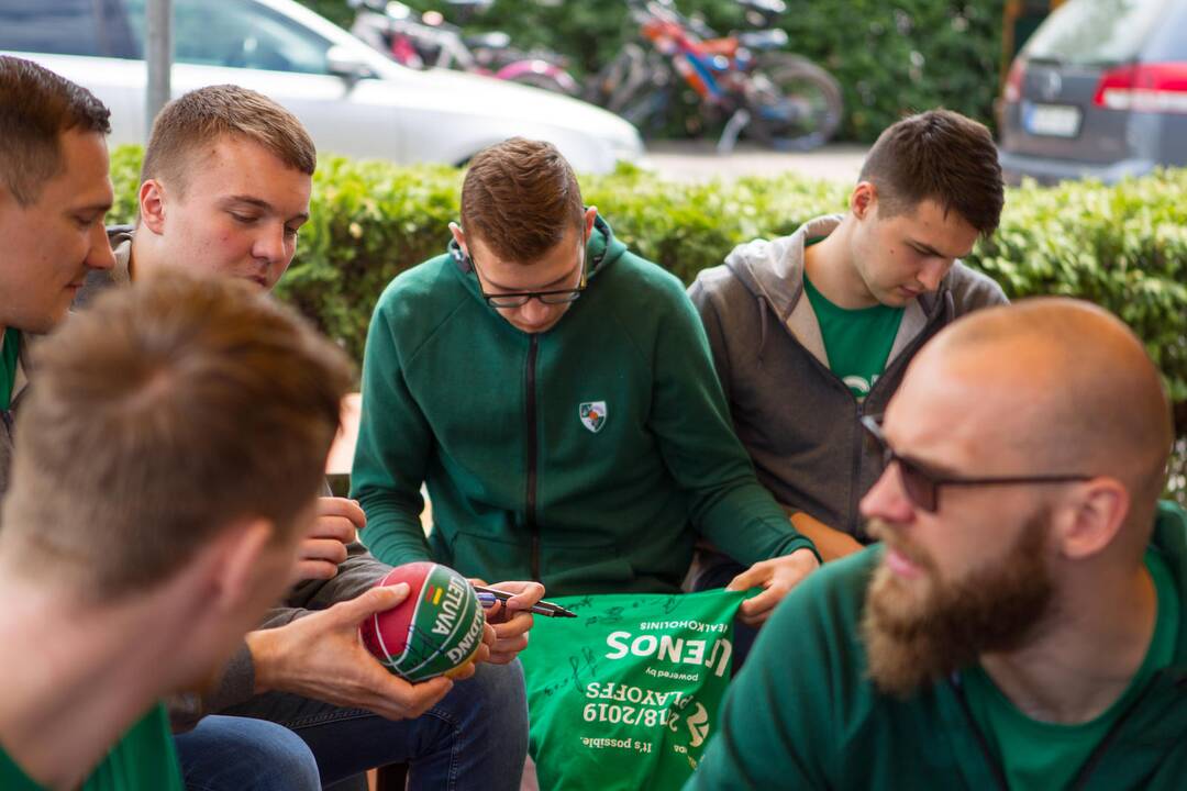 Žvaigždžių alėjoje – B. Davieso delno įspaudas