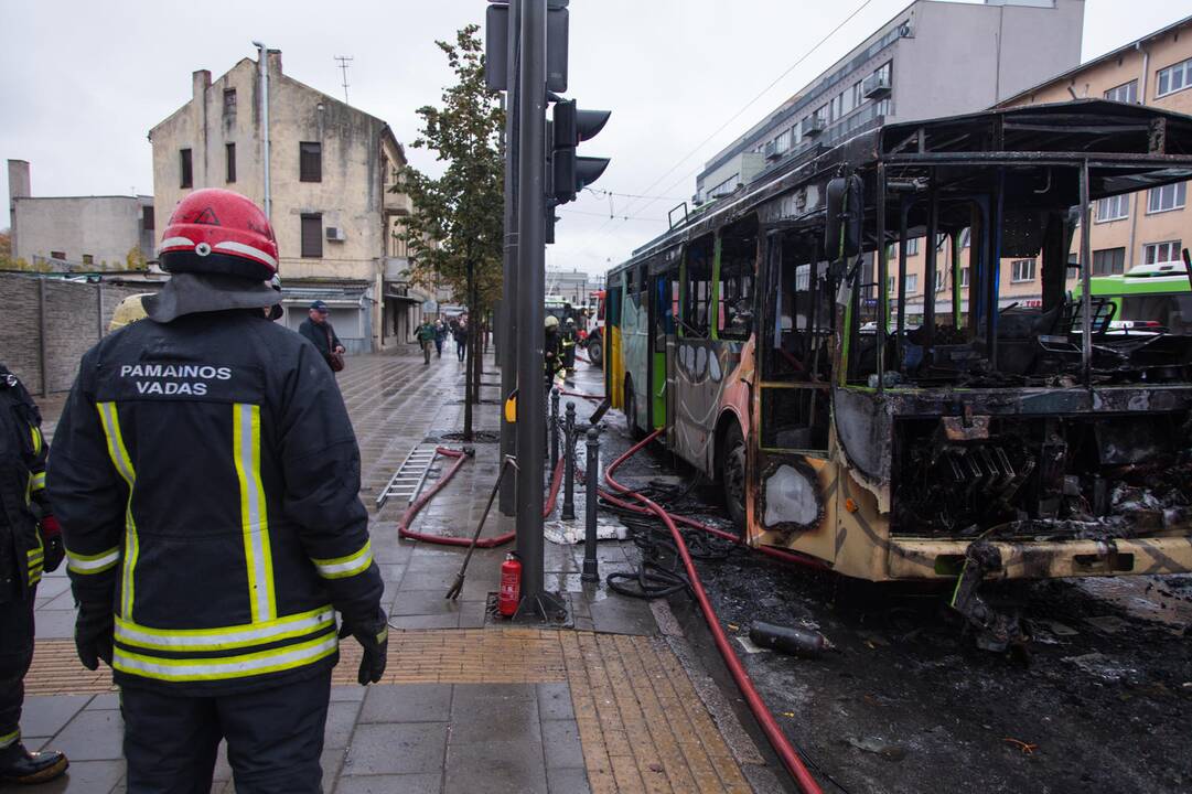 Netoli Kauno autobusų stoties supleškėjo troleibusas