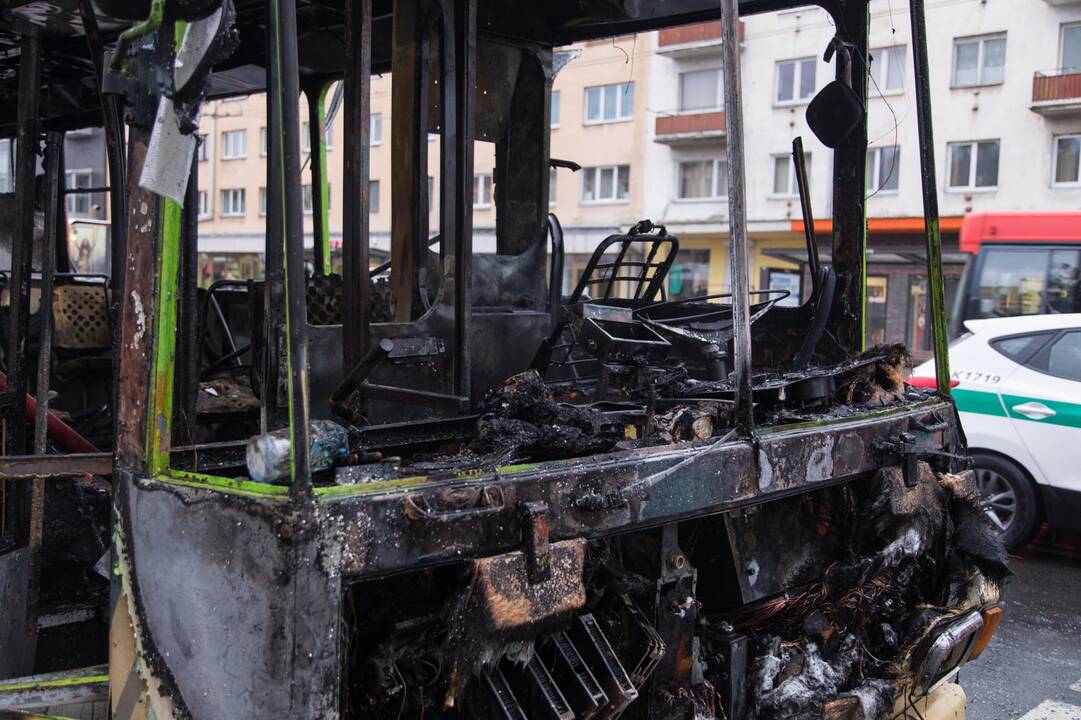 Netoli Kauno autobusų stoties supleškėjo troleibusas