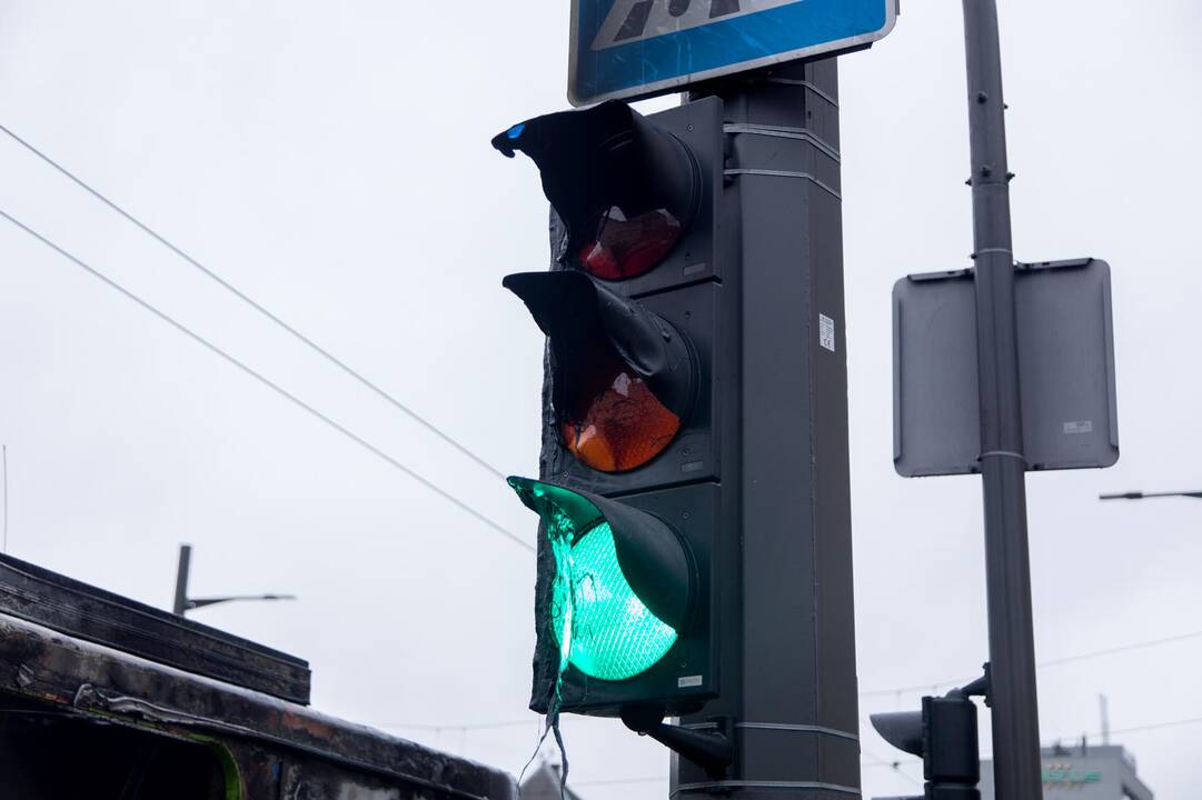 Netoli Kauno autobusų stoties supleškėjo troleibusas