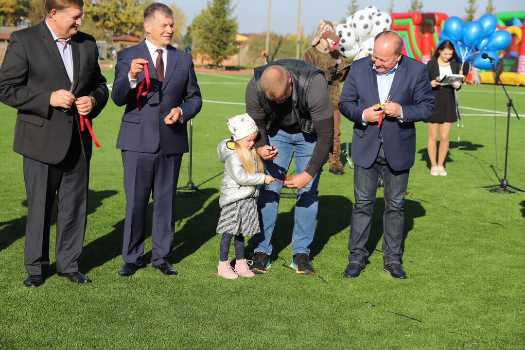Vilkijoje atidarytas rekonstruotas stadionas