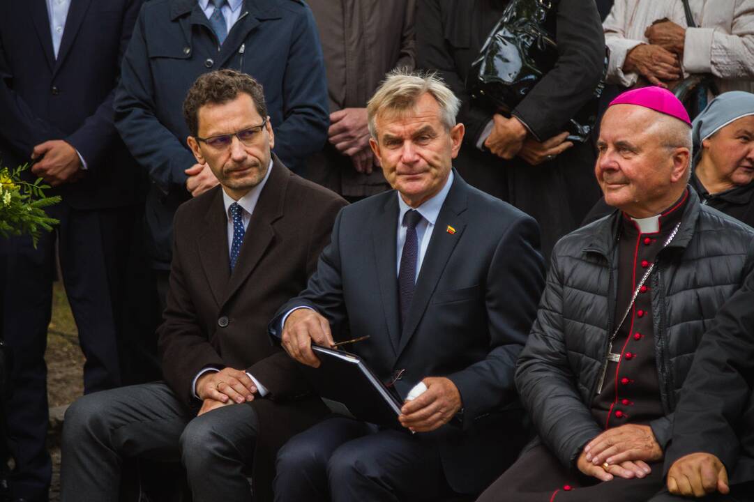 Kaune atidengtas paminklas J. Tumui-Vaižgantui