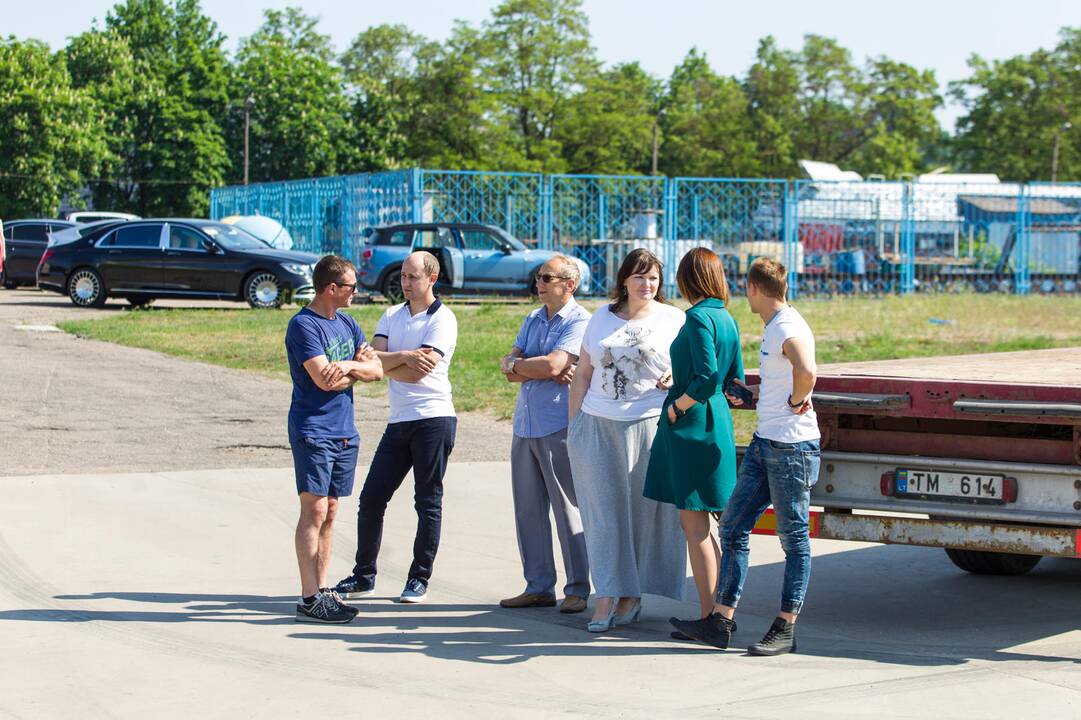 Legendinė greitaeigė „Raketa“ nuleista į Nemuną