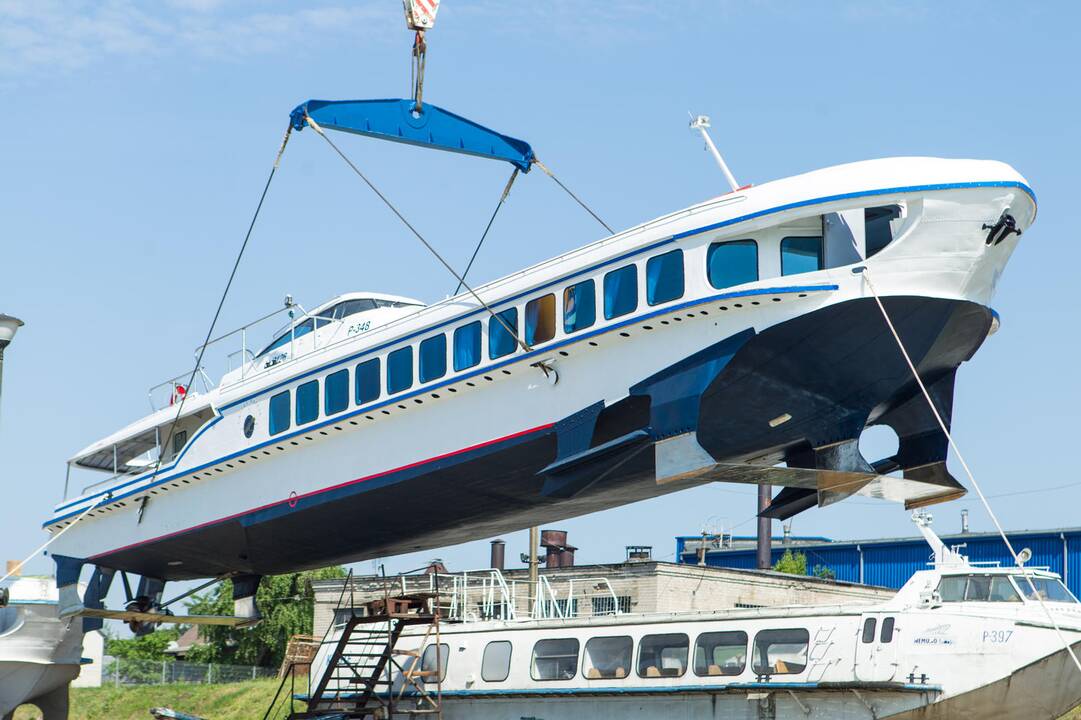 Legendinė greitaeigė „Raketa“ nuleista į Nemuną