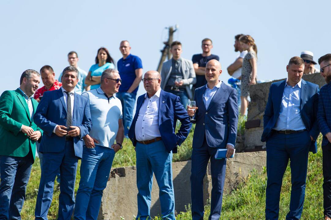Legendinė greitaeigė „Raketa“ nuleista į Nemuną
