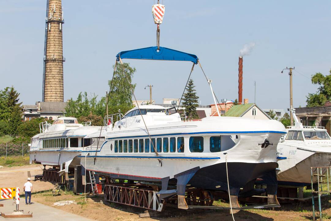Legendinė greitaeigė „Raketa“ nuleista į Nemuną