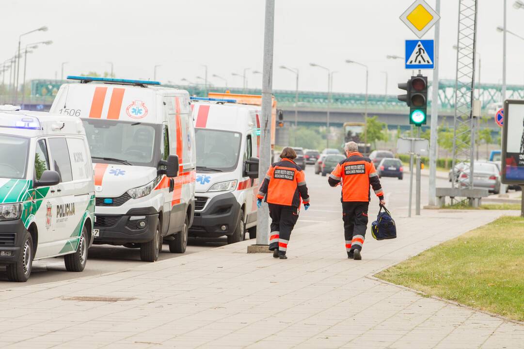 Nelaimė „Akropolio“ prekybos centro aikštelėje