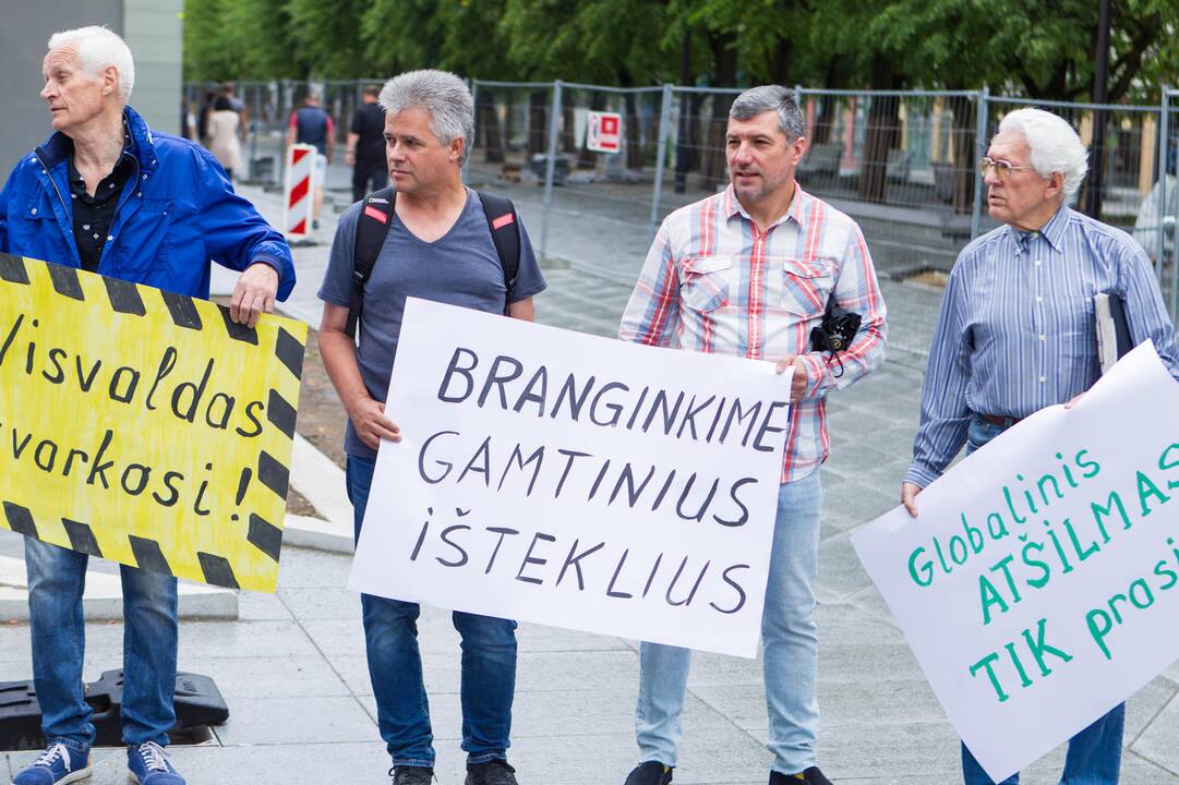 Protestavo, kad nepritrūktų vandens