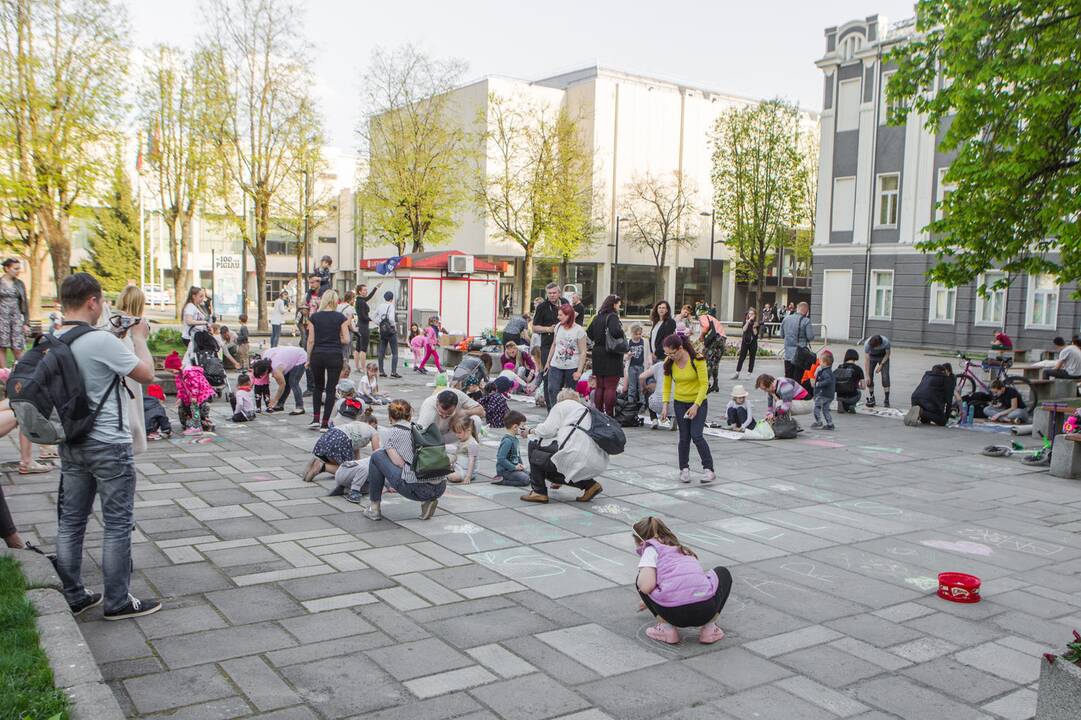 Vaikų piešinių akcija Kaunas Jazz ant grindinio