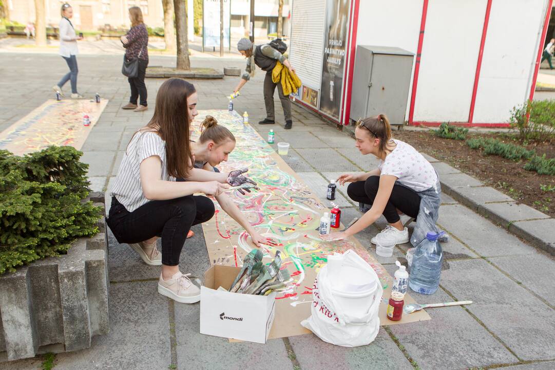 Vaikų piešinių akcija Kaunas Jazz ant grindinio
