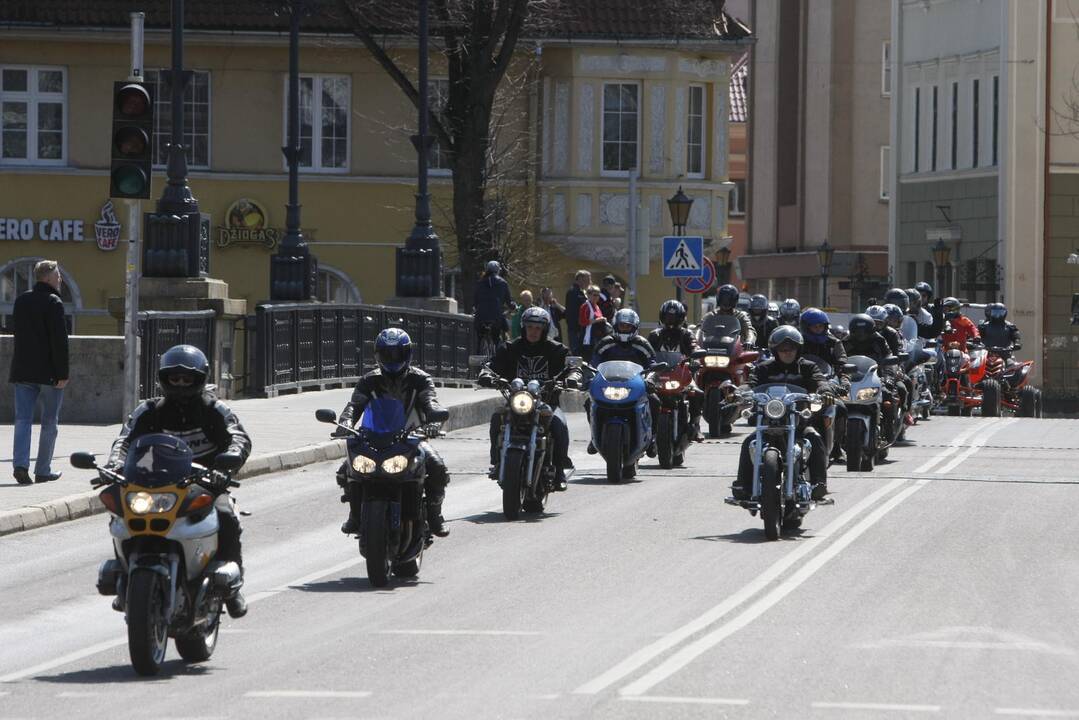 Tiltų gatvė veriasi motociklams