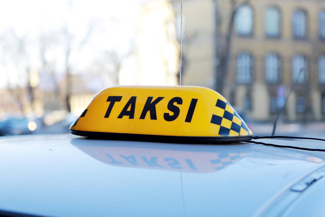Vilniaus centre protestavo taksistai (atnaujinta)