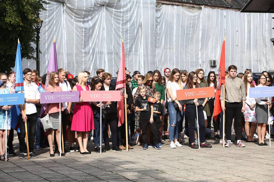 Mokslo metų pradžia miestą pripildė klegesio