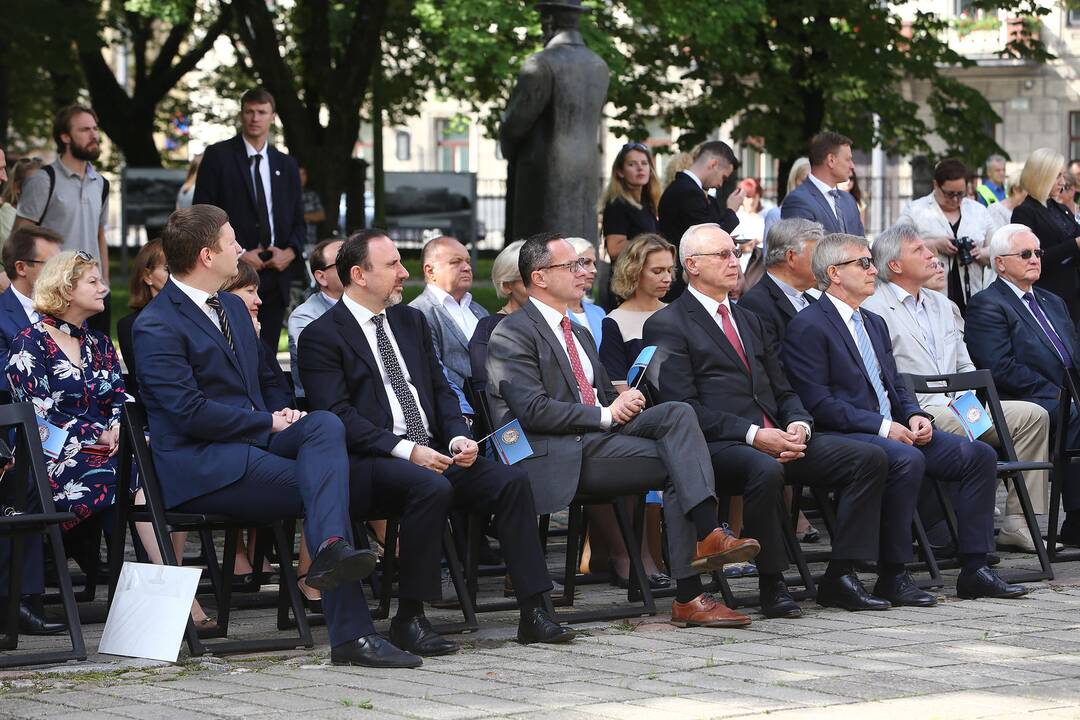 Mokslo metų pradžia miestą pripildė klegesio