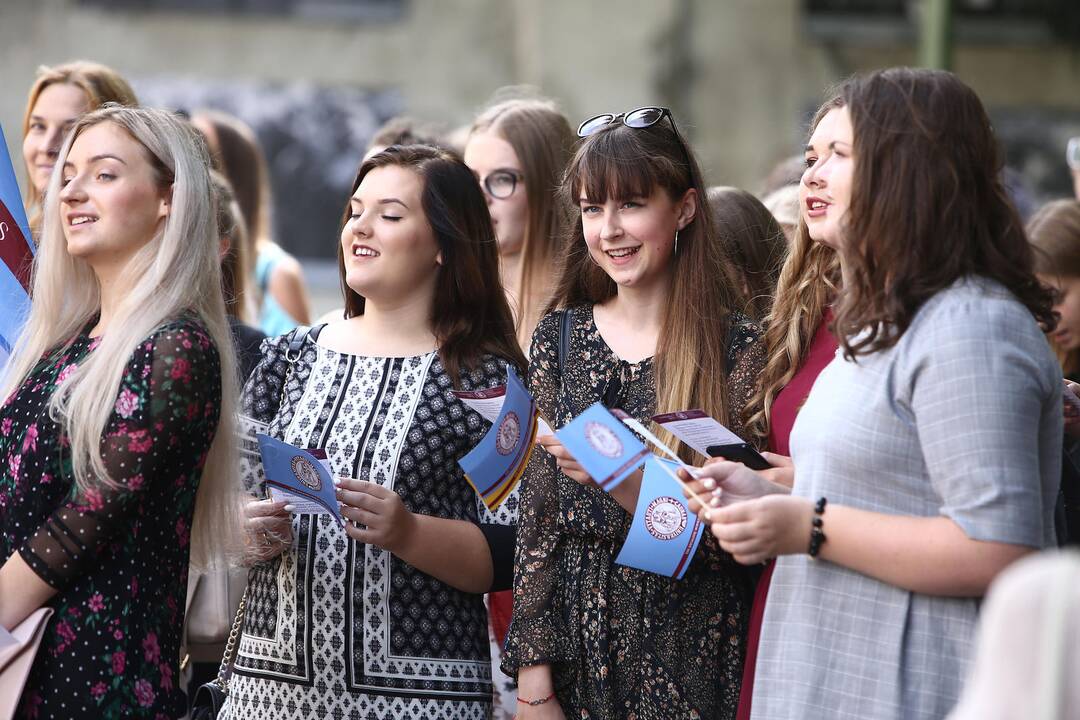 Mokslo metų pradžia miestą pripildė klegesio