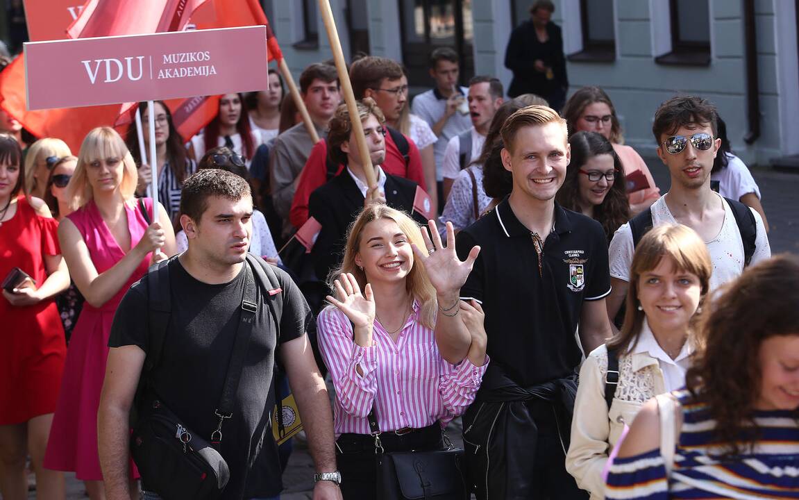 Mokslo metų pradžia miestą pripildė klegesio