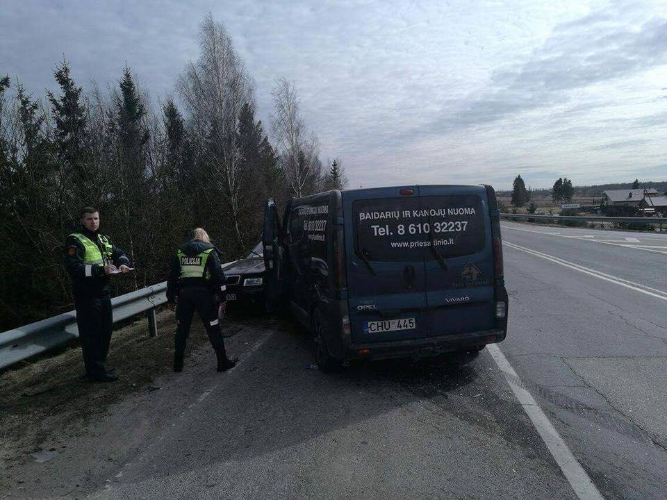 Smūgis: eismo įvykyje kelyje Klaipėda – Kretinga sužalotas vienas žmogus.