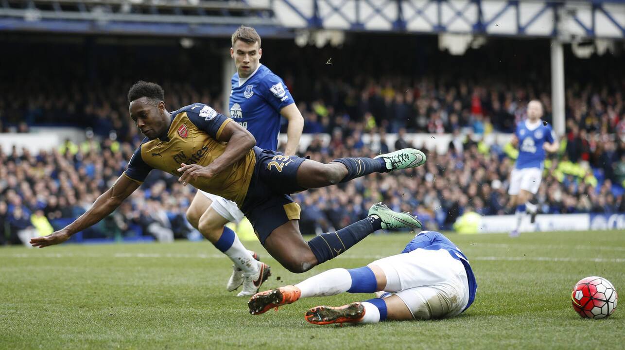 Londono „Arsenal“ vejasi Anglijos futbolo čempionato lyderius