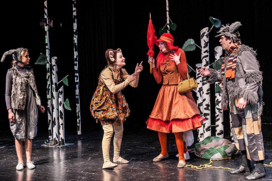 Uostamiesčio jaunimo teatre „Be durų“ – „Girių karalių“ nuotykiai 