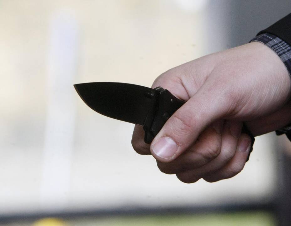 Per išgertuves kilusius konfliktus sprendė peiliu