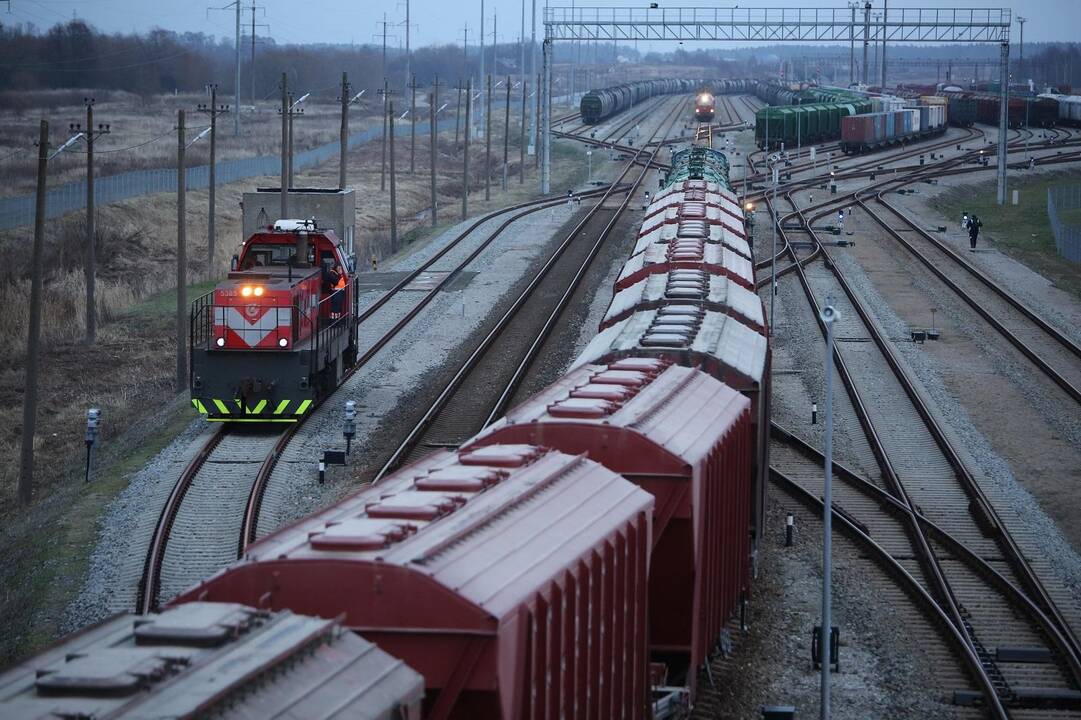 Eismas: kroviniai į uostą geležinkeliais juda nuolat.