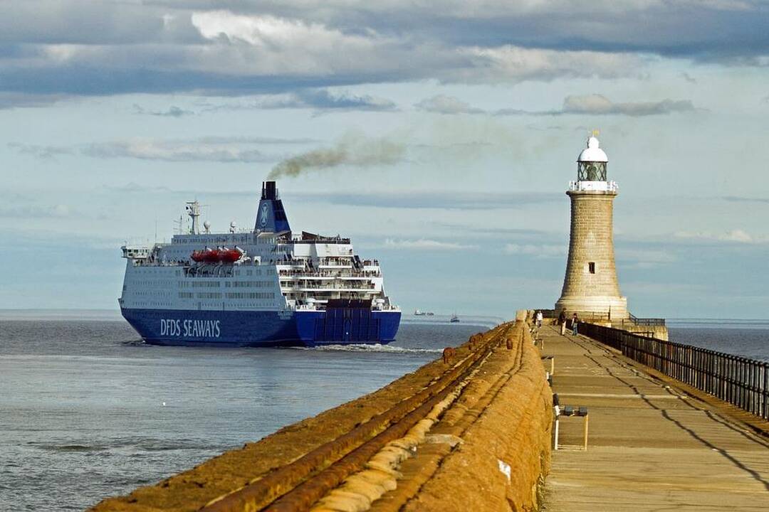 Srautas: iš Vokietijos Cuchaveno uosto prekės DFDS keltais keliauja į Jungtinės Karalystės Imingemo uostą.